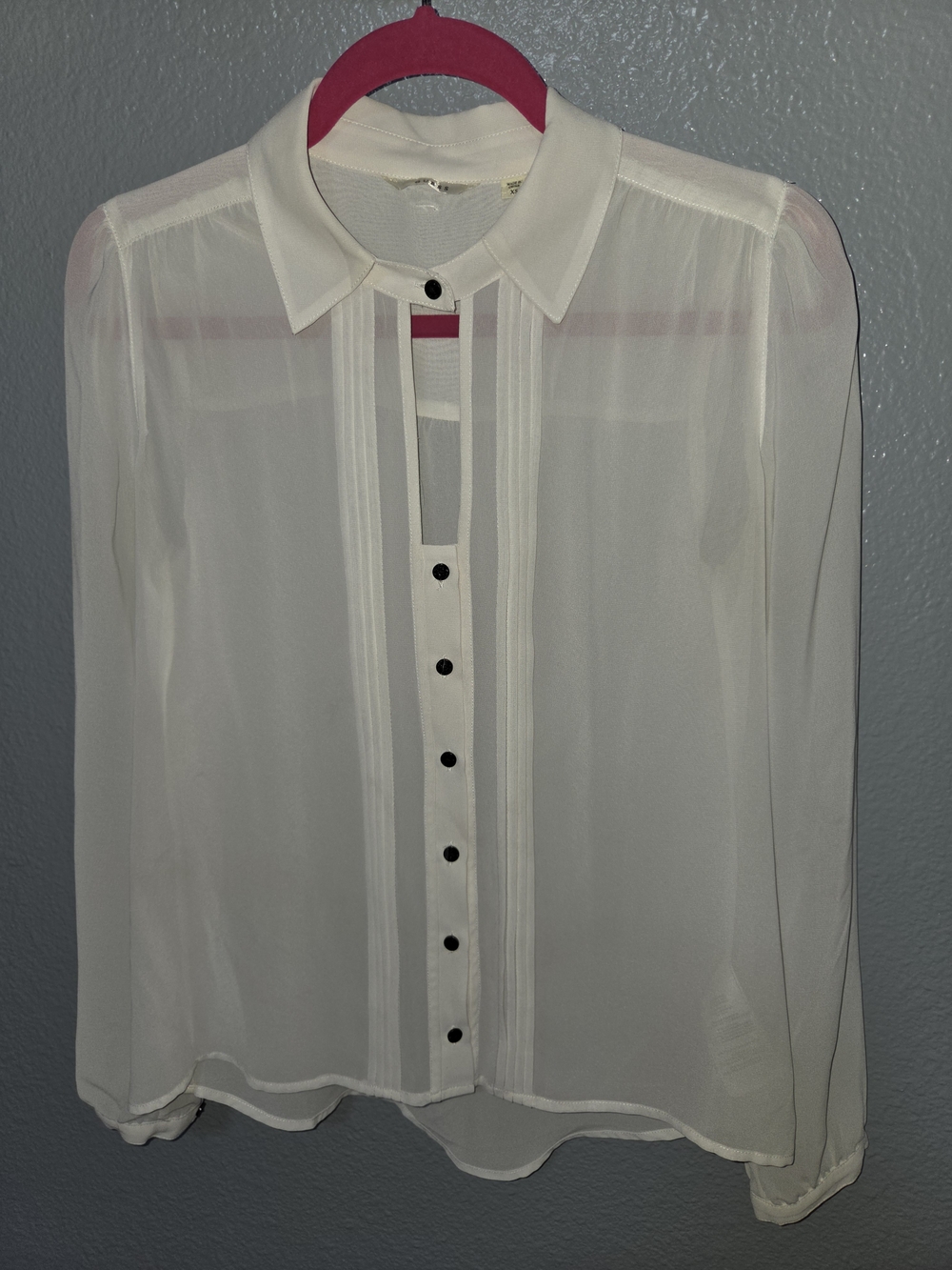 Guess Sheer White Tuxedo Front Pleated Blouse - Size Extra Small